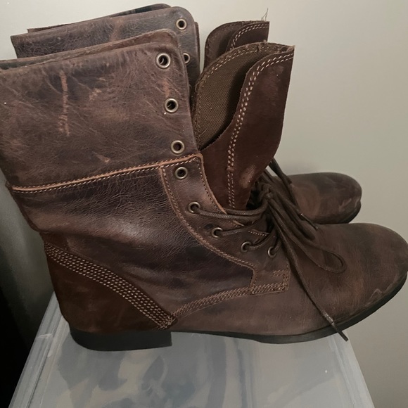 Boots - Picture 2 of 3